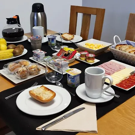 Praza Camelias 招待所 3*